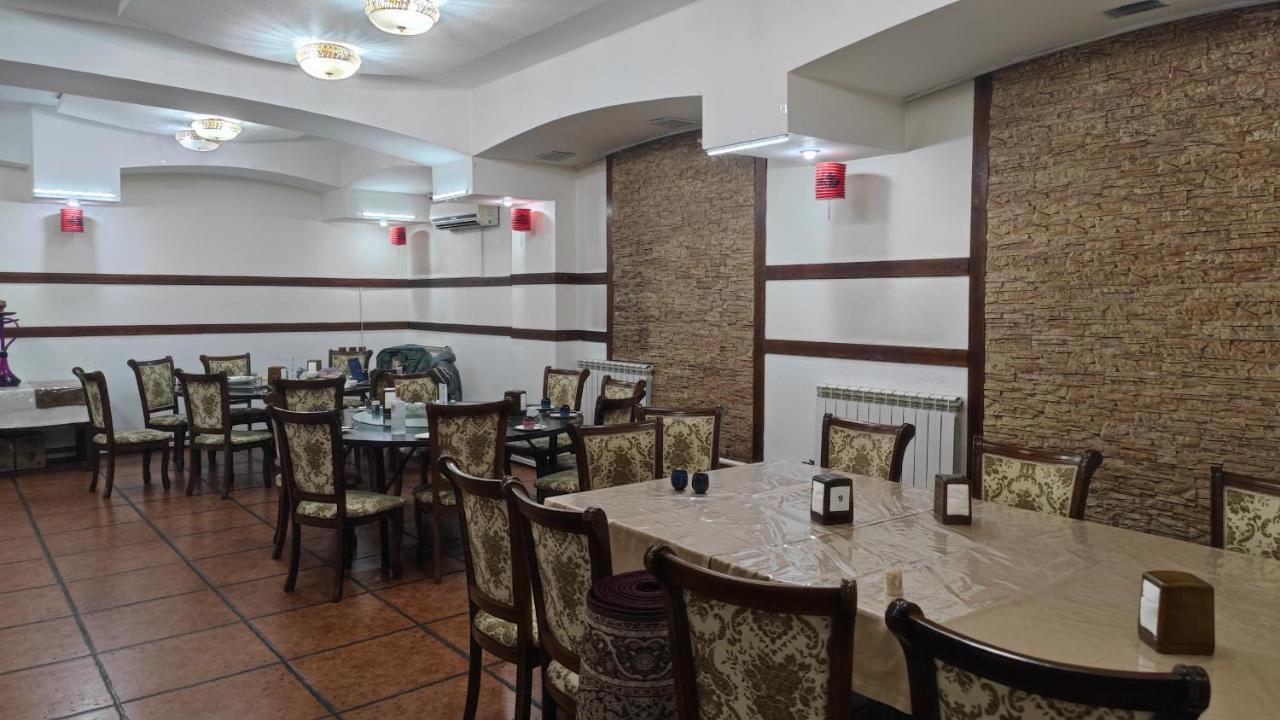 Bishkek Villa Hotel Bagian luar foto