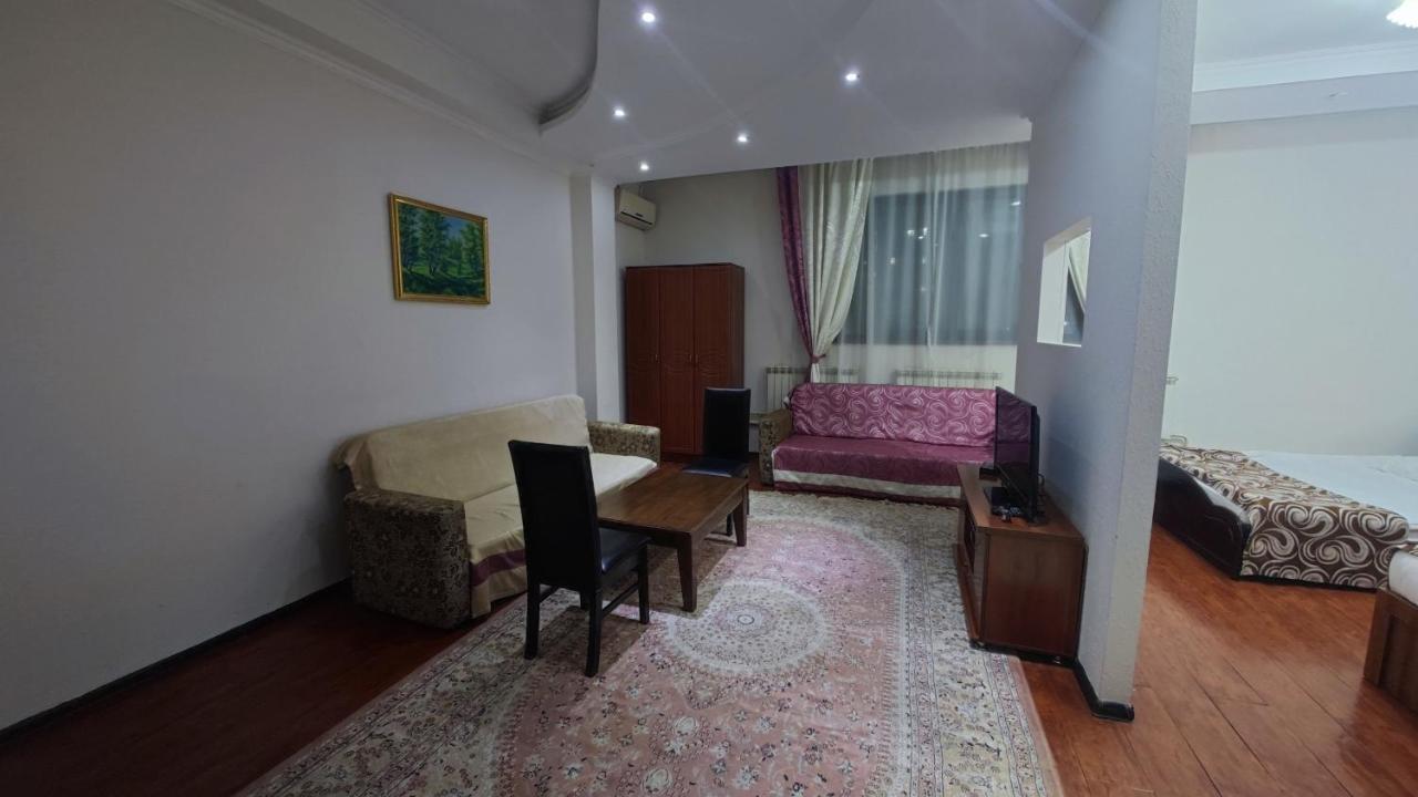 Bishkek Villa Hotel Bagian luar foto