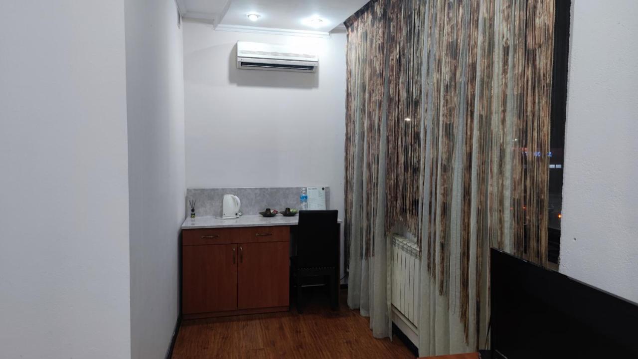 Bishkek Villa Hotel Bagian luar foto