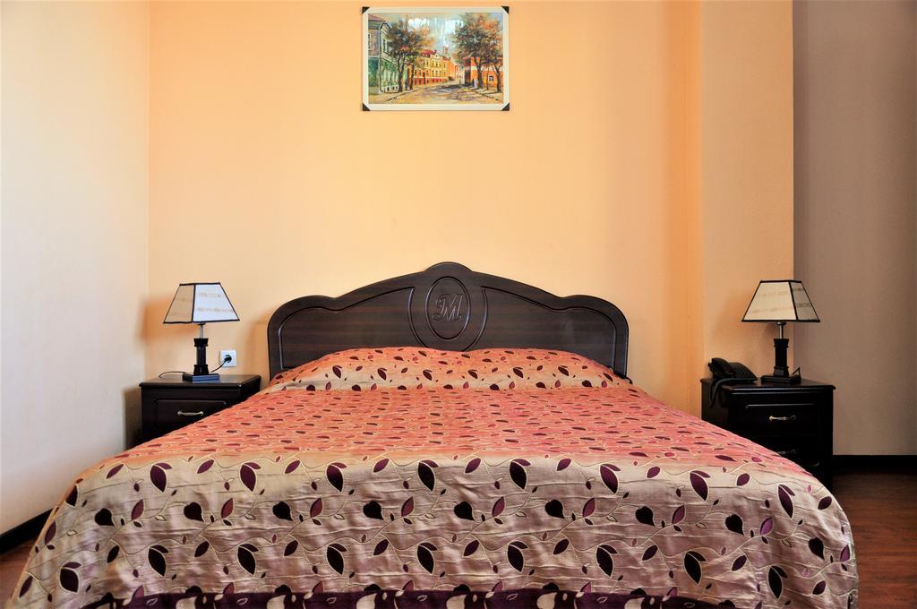 Bishkek Villa Hotel Bagian luar foto