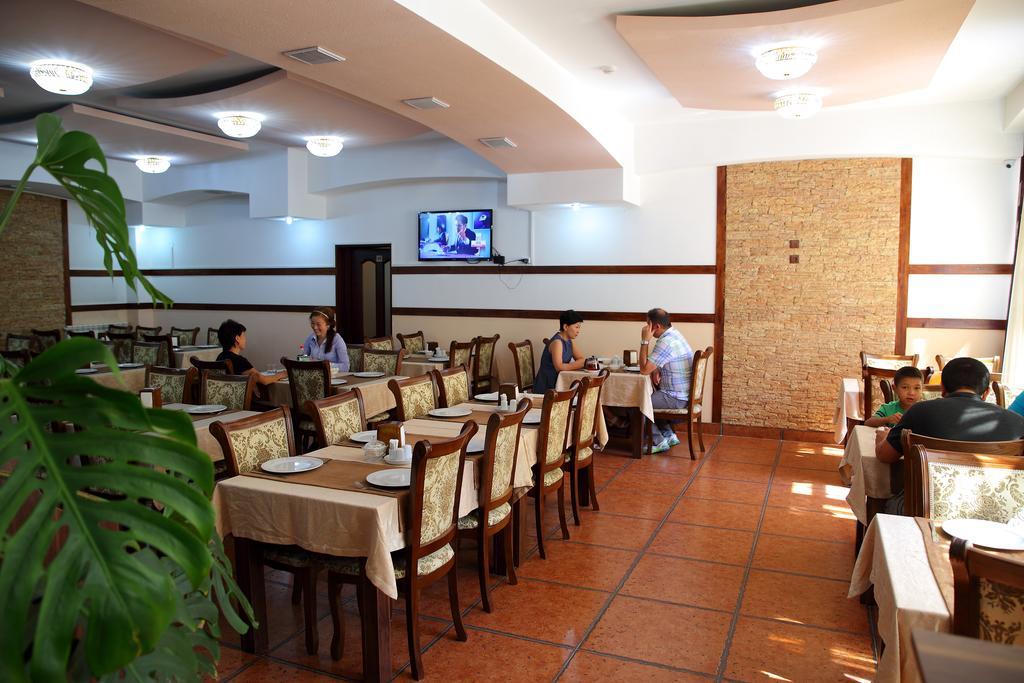 Bishkek Villa Hotel Bagian luar foto