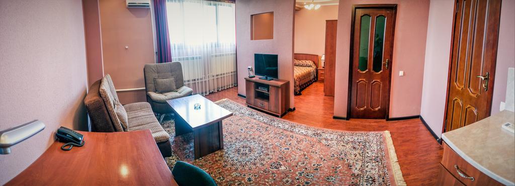 Bishkek Villa Hotel Bagian luar foto