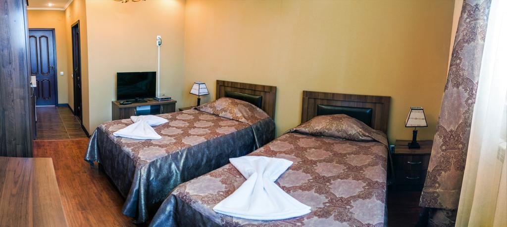 Bishkek Villa Hotel Bagian luar foto