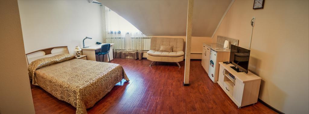 Bishkek Villa Hotel Bagian luar foto